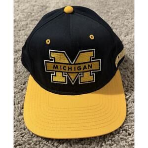 VTG Starter Michigan Wolverines Fitted Hat 7 1/8 Navy Yellow